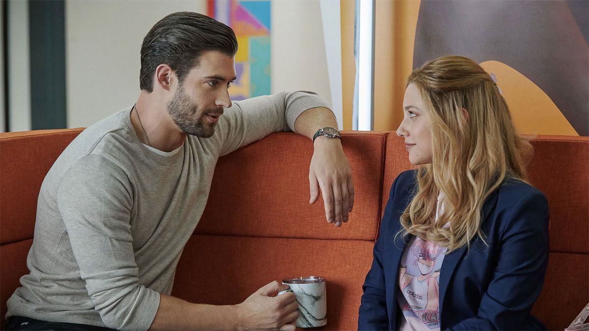 David Corenswet y Lili Reinhart se lucen con sus interpretaciones en la película de Netflix. David Corenswet y Lili Reinhart se lucen con sus interpretaciones en la película de Netflix.