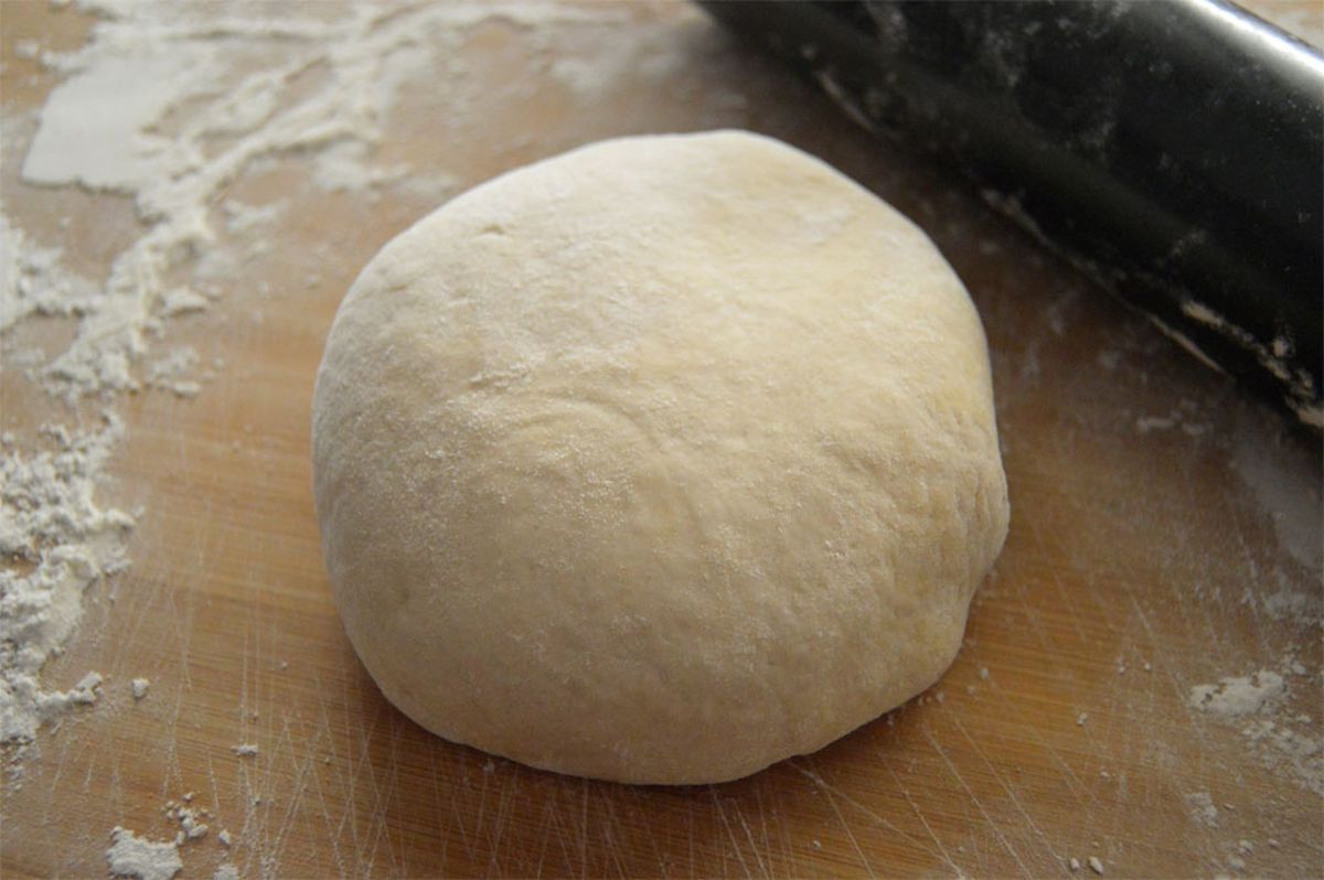 Esta receta de masa casera para pizza es perfecta para sorprender a los amigos. Esta receta de masa casera para pizza es perfecta para sorprender a los amigos.