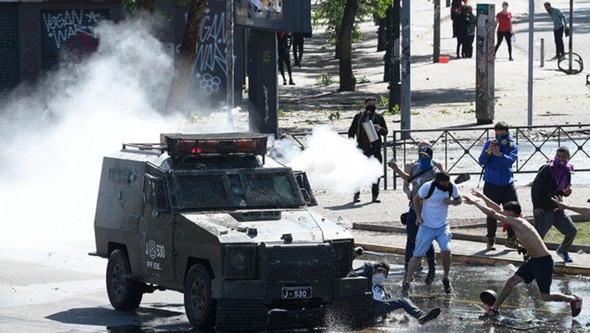 Evacuaron la sede del Congreso en Valparaíso en medio de nuevos incidentes