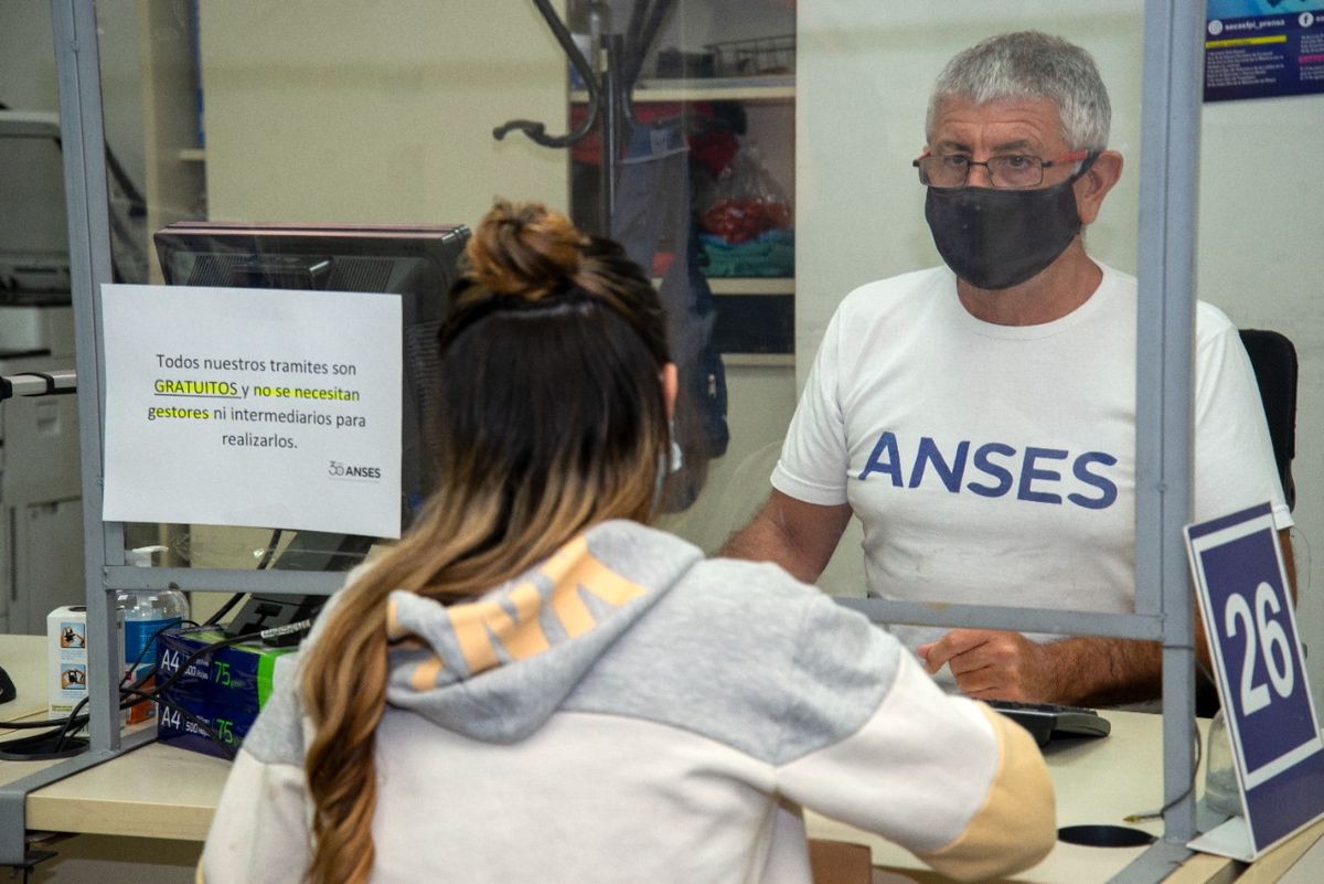 ANSES dará un pago extra para AUH y AUE en abril de 2022: quiénes lo cobrarán