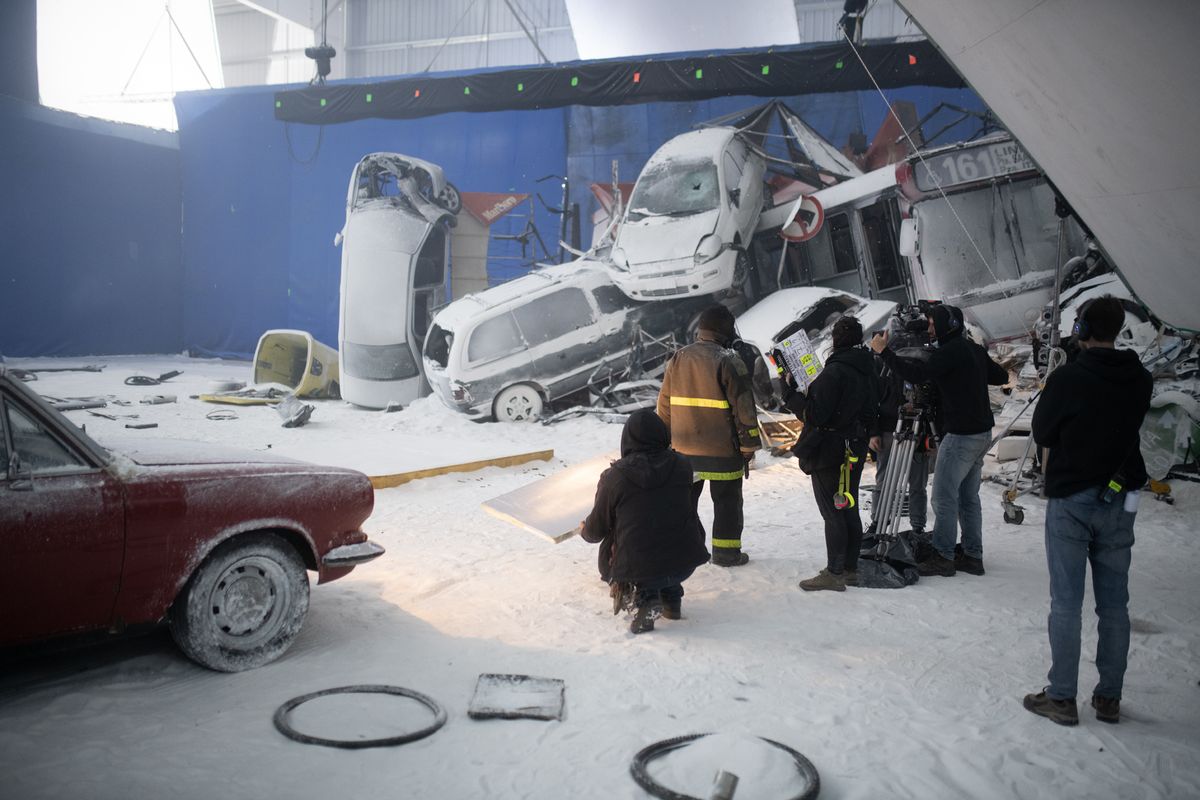 En un galpón se filmaron varias escenas de El Eternauta, a las que luego se aplicaron efectos visuales. En un galpón se filmaron varias escenas de El Eternauta, a las que luego se aplicaron efectos visuales.