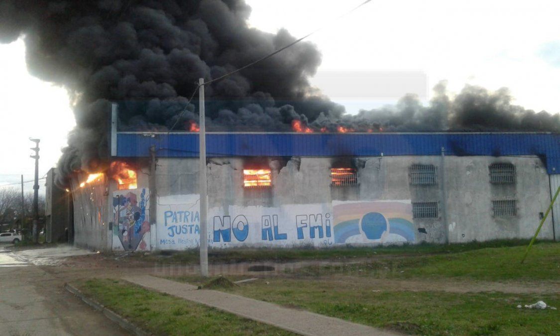 Fue controlado el incendio en un depósito de colectivos en Gualeguaychú