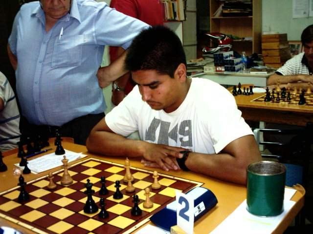 Daniel Herrera lidera el torneo “Apertura” de ajedrez