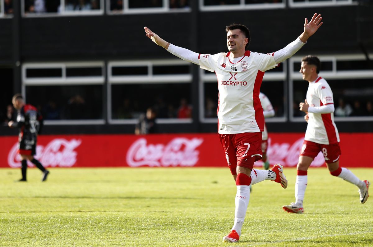 Ignacio Pussetto hizo un golazo y Huracán es puntero. Ignacio Pussetto hizo un golazo y Huracán es puntero.