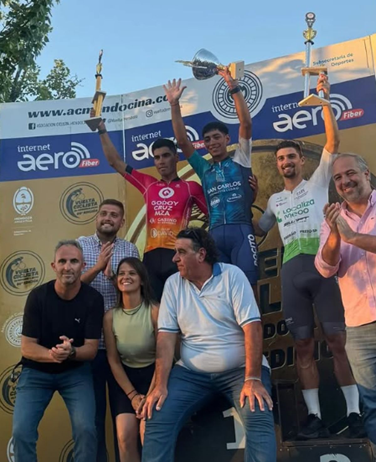 El podio de la quinta etapa de la Vuelta de Mendoza.