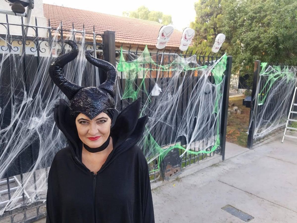 Una madre y abuela con gran iniciativa. Isabel vivió en Estados Unidos y llegó con la costumbre de celebrar Halloween. Una madre y abuela con gran iniciativa. Isabel vivió en Estados Unidos y llegó con la costumbre de celebrar Halloween.