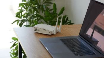 No solo es el microondas: estos son los dispositivos que interfieren en la señal del WiFi y tenés que alejarlos del router