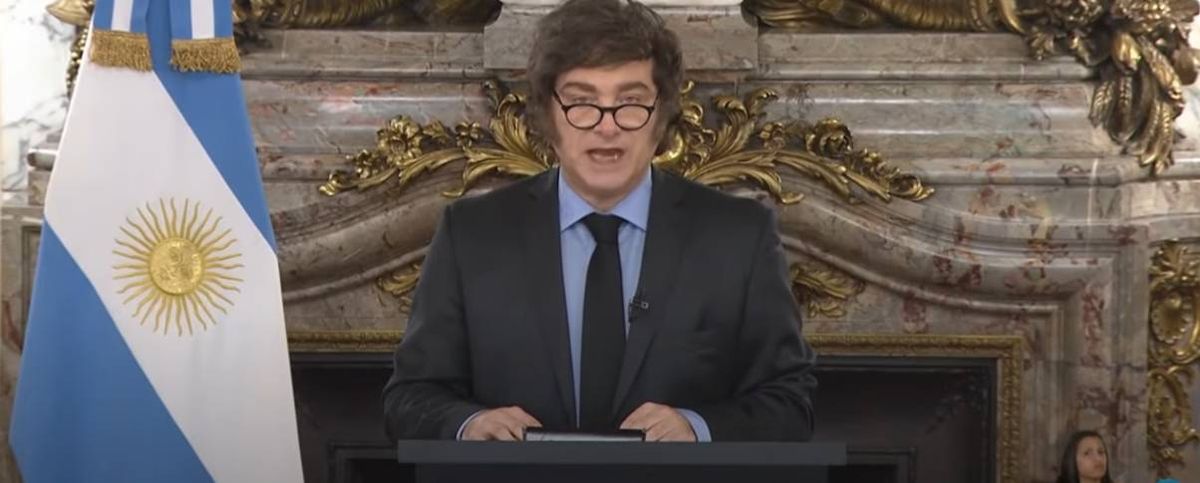 El presidente Javier Milei en cadena nacional.