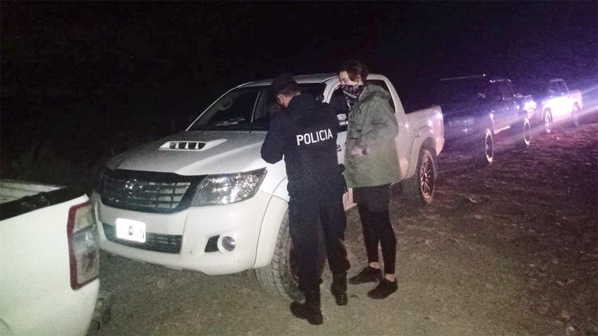 En el operativo que se realizó anoche en Chacras de Coria, se interceptó a 13 conductores de camionetas