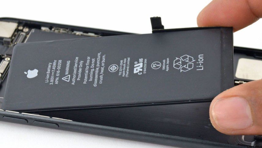 Apple activará un programa de bloqueo del IPhone si se manipulan las baterías