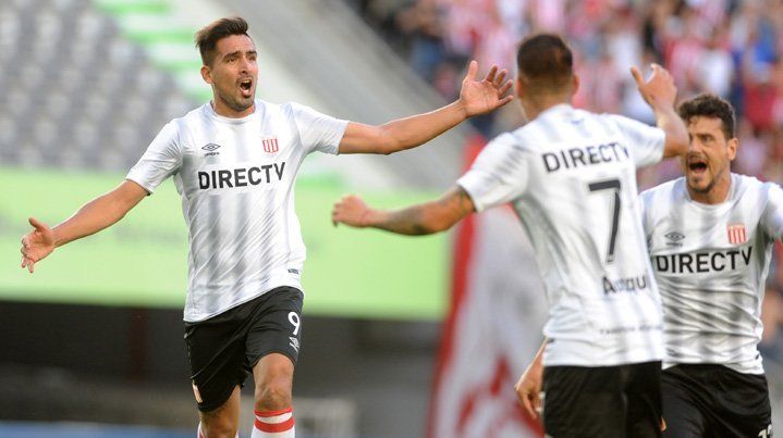 ¡Imparable! Estudiantes le ganó a Colón con lo justo y sigue firme arriba