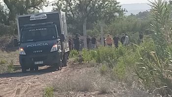 Una mujer que estaba desaparecida fue hallada muerta en un cauce en Maipú