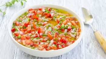 Cómo preparar Salsa criolla: la receta riquísima y llena de color en solo 3 pasos fáciles Cómo preparar Salsa criolla: la receta riquísima y llena de color en solo 3 pasos fáciles