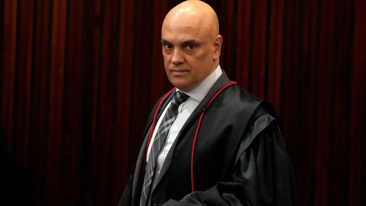 El juez brasileño Alexandre de Moraes, quien ordenó el bloqueo de la red social X en ese país y complicó a los usuarios El juez brasileño Alexandre de Moraes, quien ordenó el bloqueo de la red social X en ese país y complicó a los usuarios
