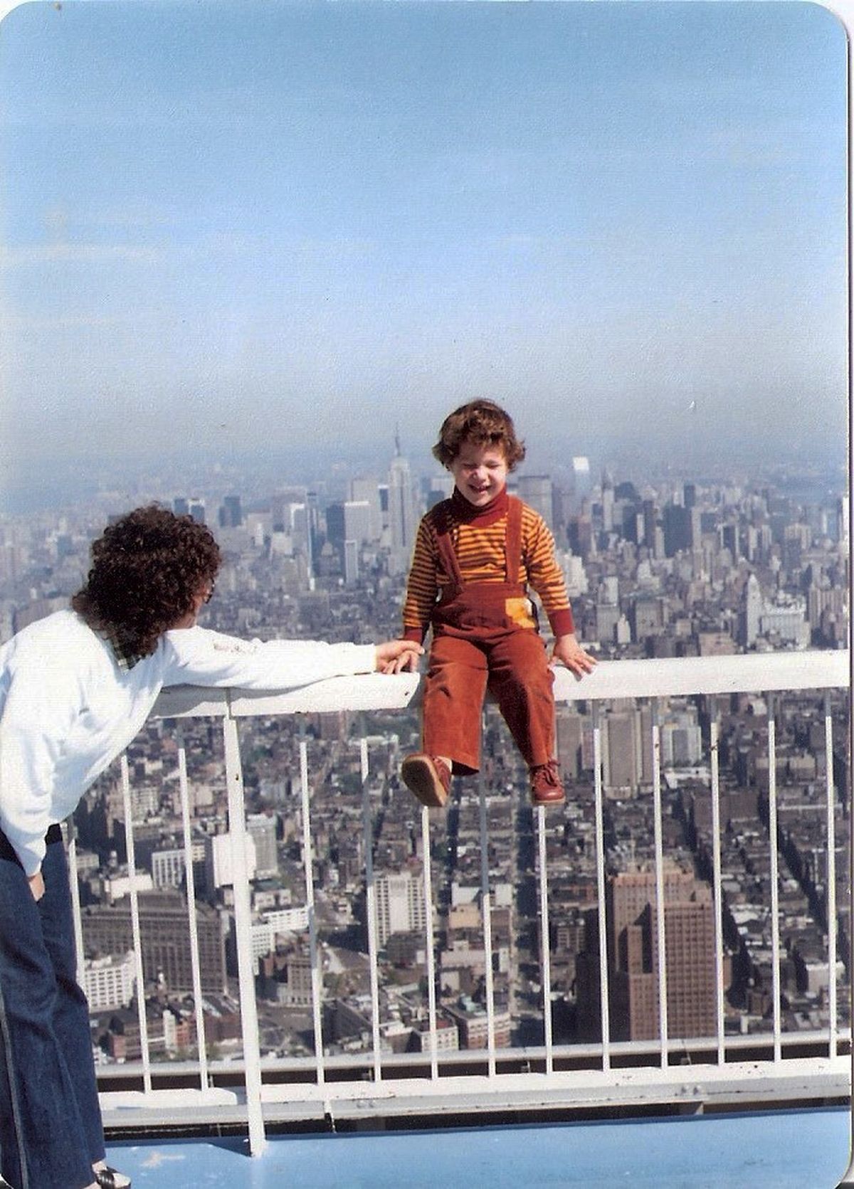 El arquitecto, en sus días de infancia en el World Trade Center de Nueva York. El arquitecto, en sus días de infancia en el World Trade Center de Nueva York.