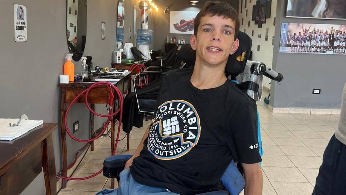 Una mala praxis generó una parálisis cerebral en Nacho, que es un chico feliz y con dos trabajos. Una mala praxis generó una parálisis cerebral en Nacho, que es un chico feliz y con dos trabajos.