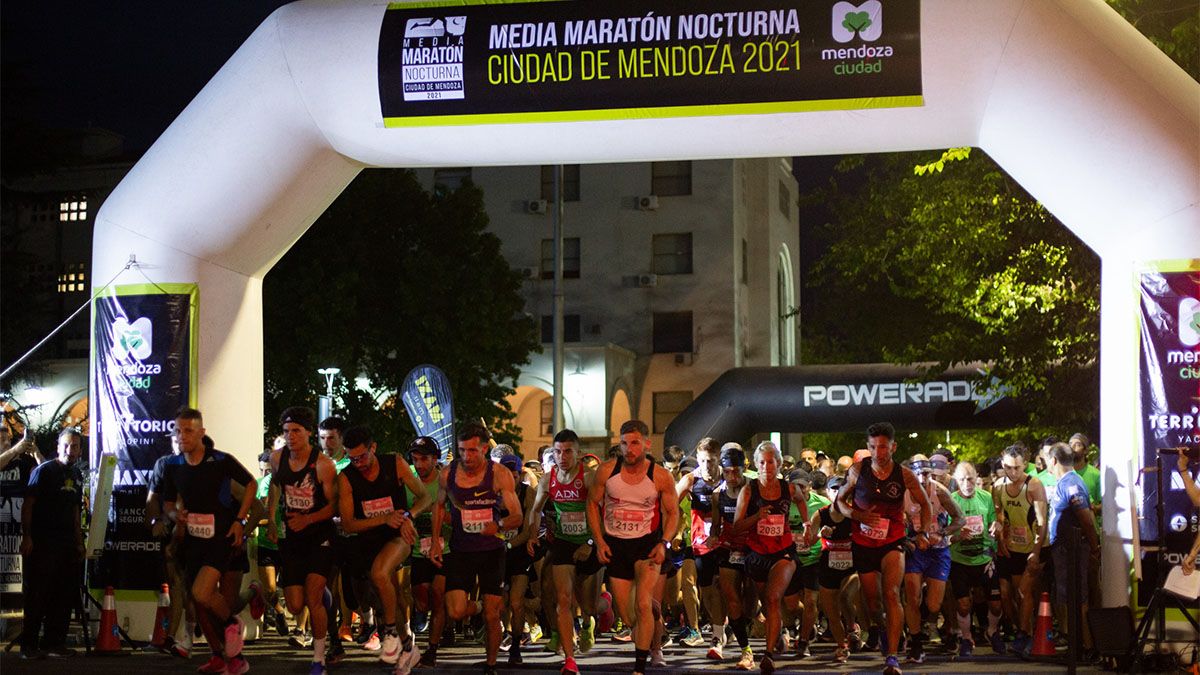 Se corrió la Media Maratón Nocturna: las fotos