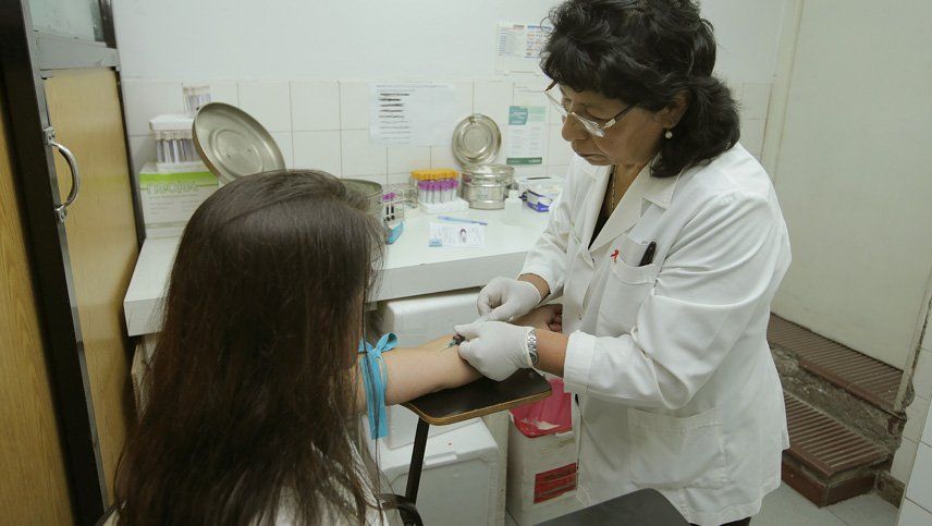 En el hospital Coni se realizan los testeos de VIH gratuitos. Para sostener esos programas el Gobierno provincial debió invertir unos $120 millones porque la Nación no envió durante 9 meses los fondos. En el hospital Coni se realizan los testeos de VIH gratuitos. Para sostener esos programas el Gobierno provincial debió invertir unos $120 millones porque la Nación no envió durante 9 meses los fondos.