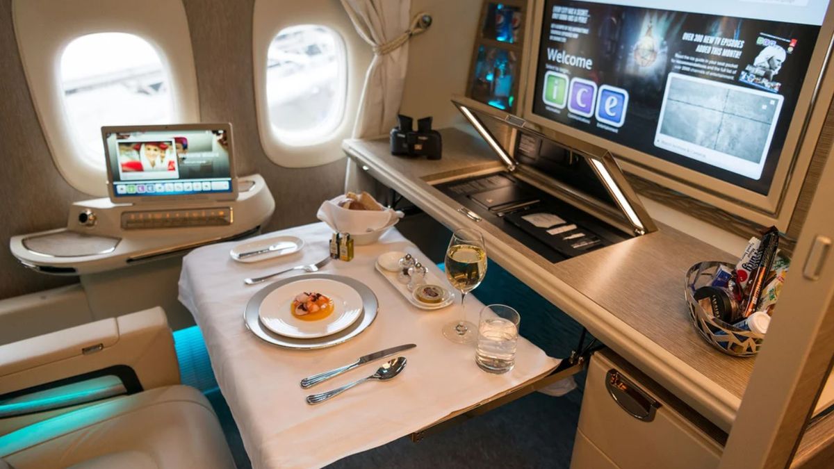 Los pasajeros de Primera Clase tendrán a su disposición servicios exclusivos, minibar personal y experiencias gastronómicas gourmet Los pasajeros de Primera Clase tendrán a su disposición servicios exclusivos, minibar personal y experiencias gastronómicas gourmet