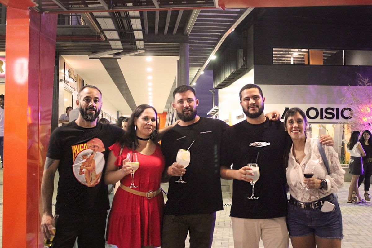 Los invitados disfrutaron de la música de Fede Fernández y la coctelería y un ágape a cargo de Mokka Caffe. Los invitados disfrutaron de la música de Fede Fernández y la coctelería y un ágape a cargo de Mokka Caffe.