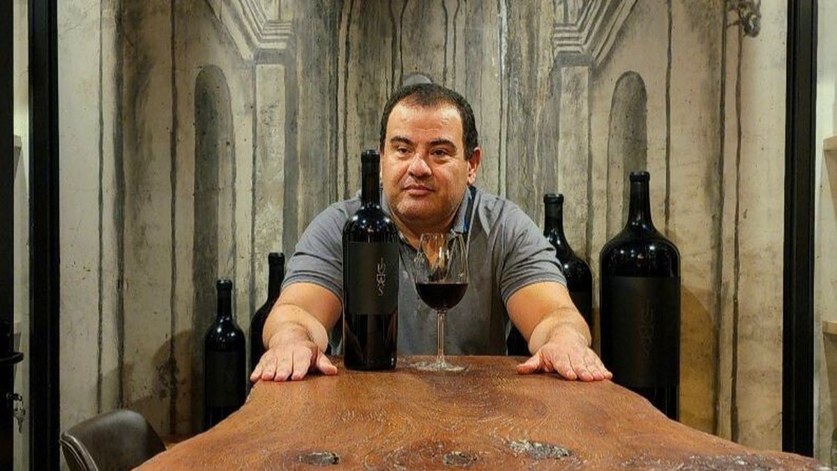 Estudió siete años de Enología en Don Bosco: primero la tecnicatura, después la licenciatura. “Las dos carreras que había en ese momento Estudió siete años de Enología en Don Bosco: primero la tecnicatura, después la licenciatura. “Las dos carreras que había en ese momento