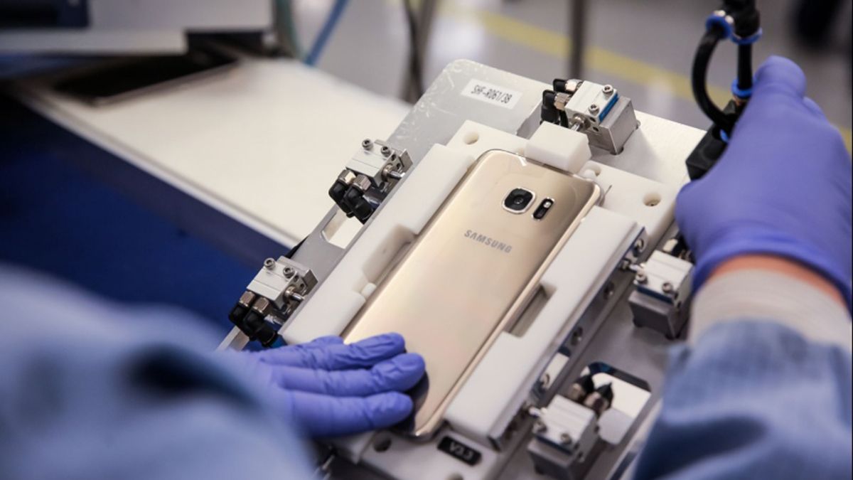 La fabricante de celulares&nbsp; Brightstar se iría de la Argentina.