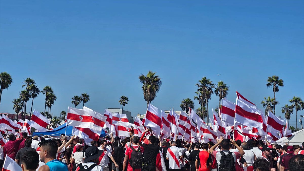 El gran banderazo de River en Los Ángeles.
