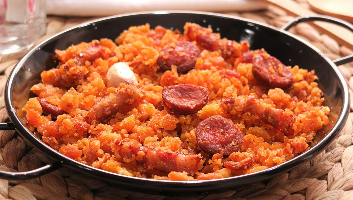 Receta de migas manchegas, el plato de España que se elabora con ingredientes que están en casa. Receta de migas manchegas, el plato de España que se elabora con ingredientes que están en casa.