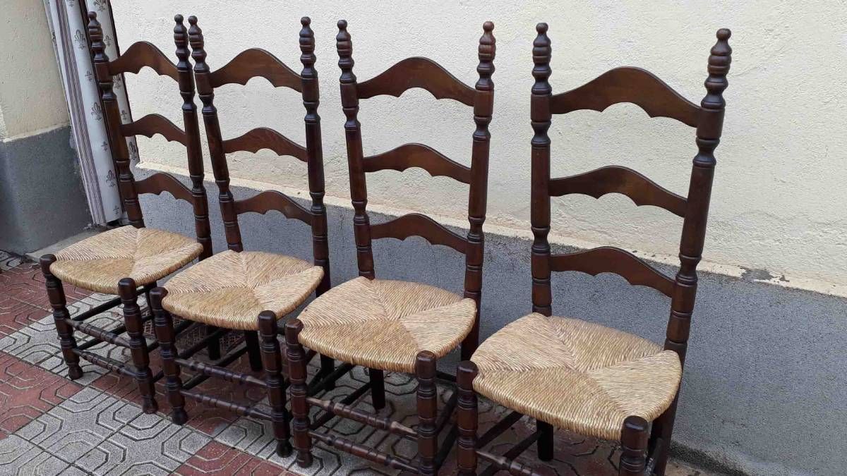 Recicla el respaldo de una silla de madera vieja y transfórmalo en esta maravillosa idea