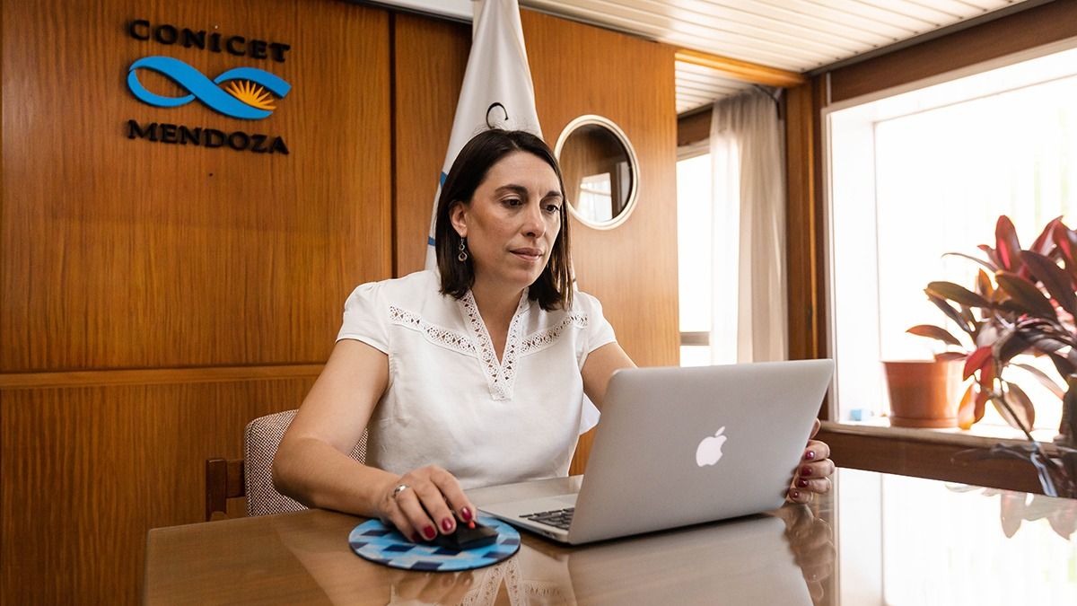 El objetivo final de la arquitecta es llevar a la práctica sus investigaciones. El objetivo final de la arquitecta es llevar a la práctica sus investigaciones.