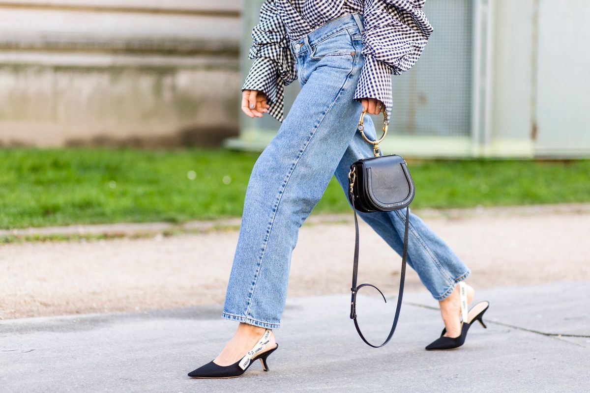 Prueba el truco para caminar sin taconees. Pexels