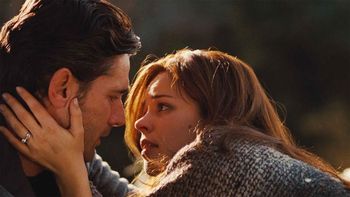 Esta historia de amor desafía el tiempo, dura menos de 2 horas y conquista Netflix