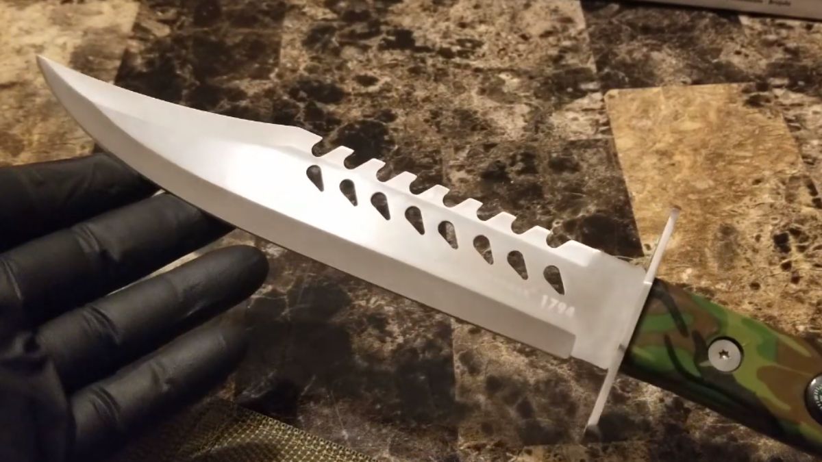 Imagen ilustrativa. Similar a este fue el cuchillo usado por el joven que emprendió a puñaladas contra otros dos en una unidad de la Línea 201. Imagen ilustrativa. Similar a este fue el cuchillo usado por el joven que emprendió a puñaladas contra otros dos en una unidad de la Línea 201.