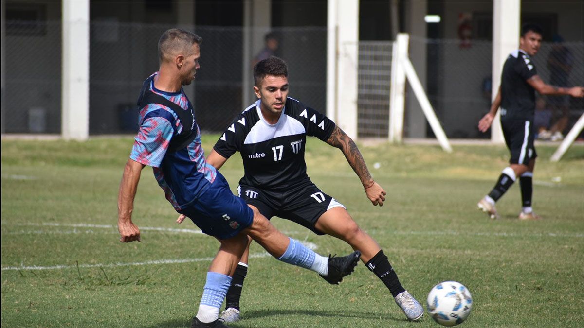 Gimnasia y Esgrima y Arsenal jugaron en Buenos Aires. Gimnasia y Esgrima y Arsenal jugaron en Buenos Aires.