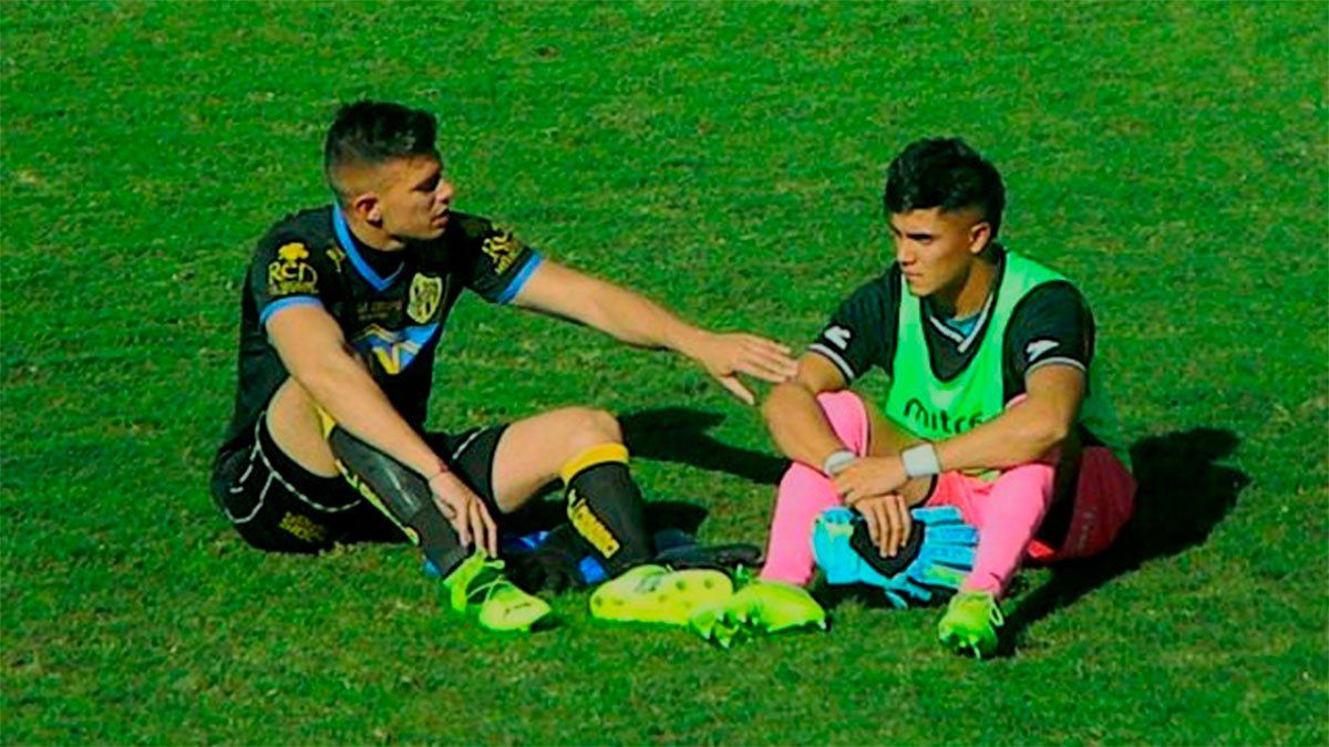 Los hermanos Tello y una hermosa postal futbolera