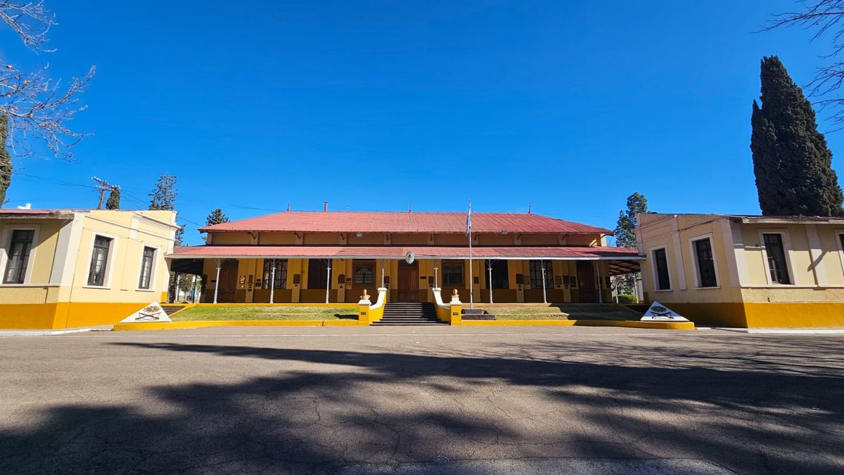 El Liceo Militar General Espejo tiene más de siete décadas de historia. El Liceo Militar General Espejo tiene más de siete décadas de historia.