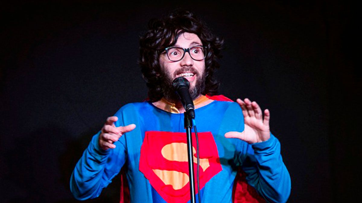 Rodrigo Casavalle se presentará con Monólogos Heroicos en el Teatro Mendoza.