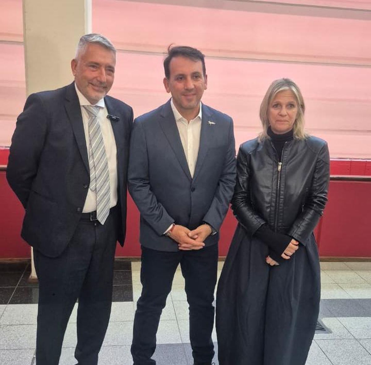 Tadeo García Zalazar, titular de la DGE, y los funcionarios Alfredo Vota (Educación nacional) y Mercedes Miguel (CABA). Tadeo García Zalazar, titular de la DGE, y los funcionarios Alfredo Vota (Educación nacional) y Mercedes Miguel (CABA).