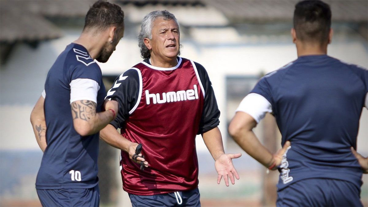 Néstor Gorosito asumió como DT de Gimnasia La Plata