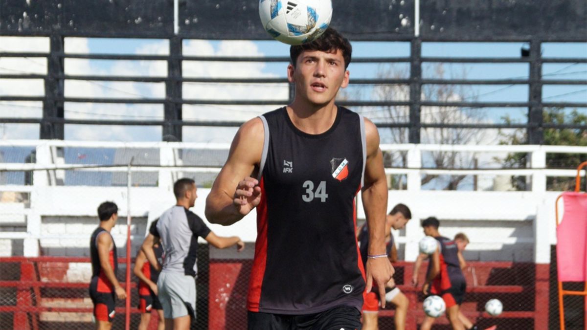 Lucas Vallejos se sumó como refuerzo al Deportivo Maipú. Lucas Vallejos se sumó como refuerzo al Deportivo Maipú.