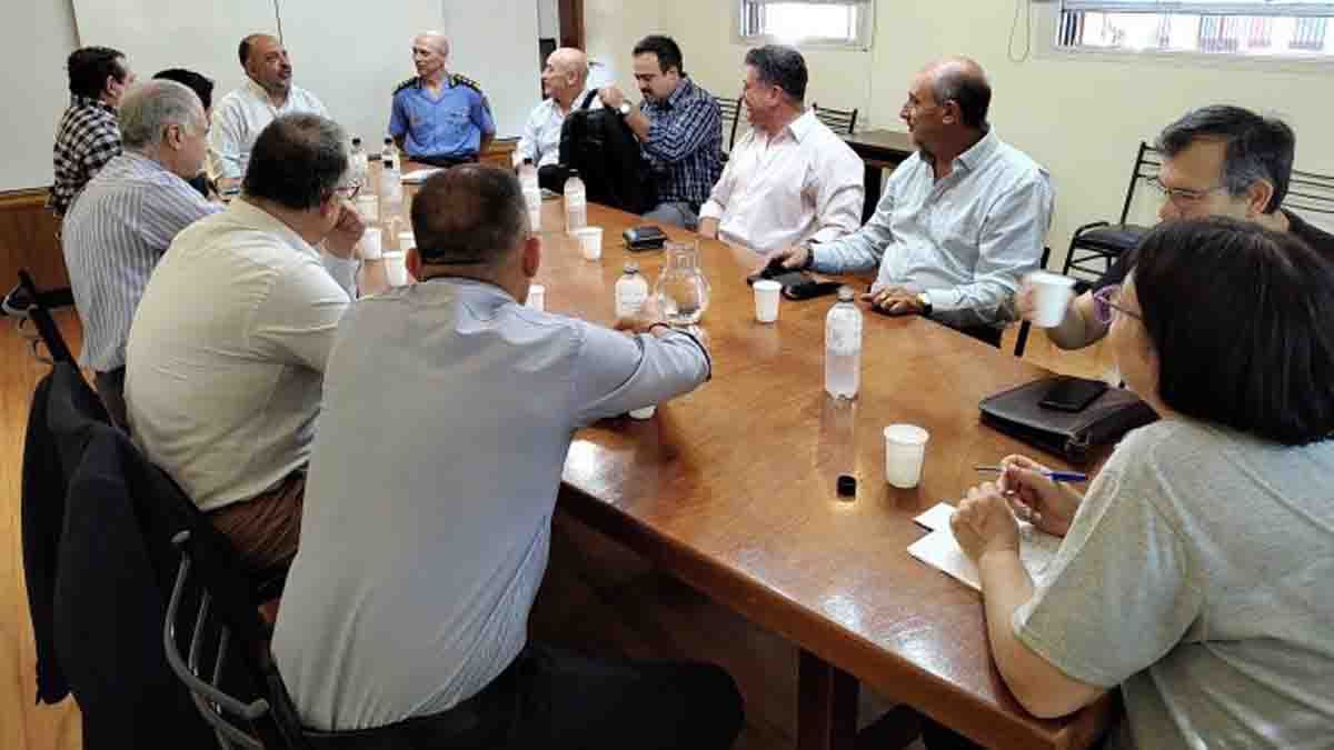 Néstor Majul con jefes de seguridad de híper, supermercados y centros comerciales.