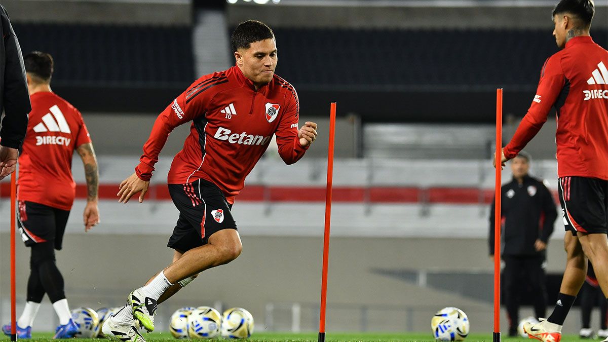 Juanfer Quintero será titular en River, que recibirá a San Martín de San Juan.