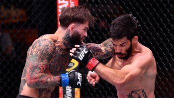 A falta de un segundo, un letal nocaut hizo vibrar al UFC 250