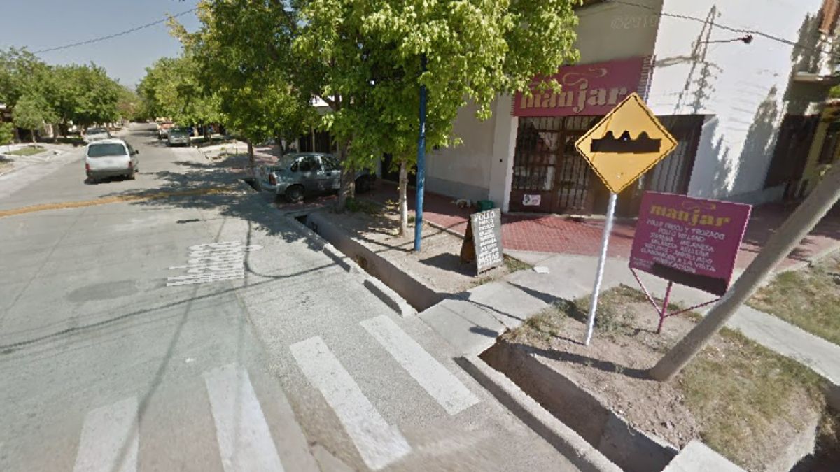 Víctima de la inseguridad en Mendoza, un negocio del barrio Fusch, en Benegas, Godoy Cruz (Lago Argentino y Málaga) sufrieron un robo agravado, al ser asaltado por dos delincuentes armados con pistolas.