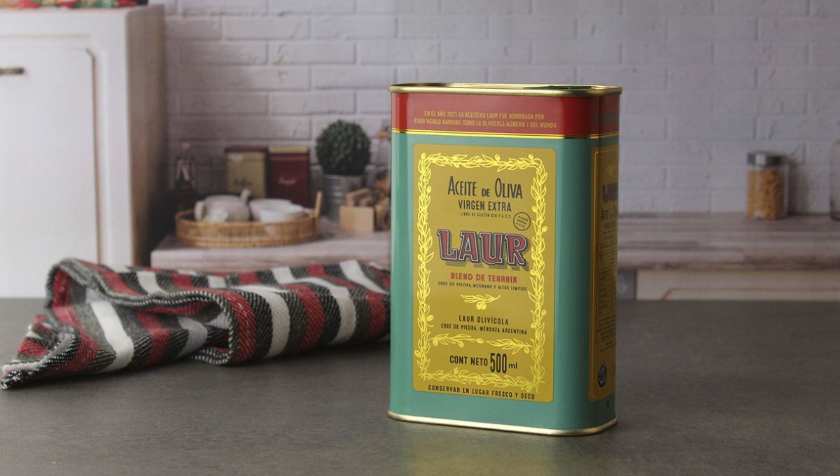 Las latas de aceite pueden reciclarse y convertirse en hermosas manualidades.&nbsp;