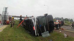 Quedó libre el conductor del colectivo que volcó en la Autovía Gervasio Artigas