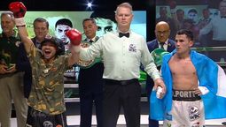 Festejo tailandés, con el triunfo de Thammanoon Niyomtrong y decepción del boxeo argentino, por la derrota de Zárate en Bangkok, que se vino sin el Título Mundial. Festejo tailandés, con el triunfo de Thammanoon Niyomtrong y decepción del boxeo argentino, por la derrota de Zárate en Bangkok, que se vino sin el Título Mundial.