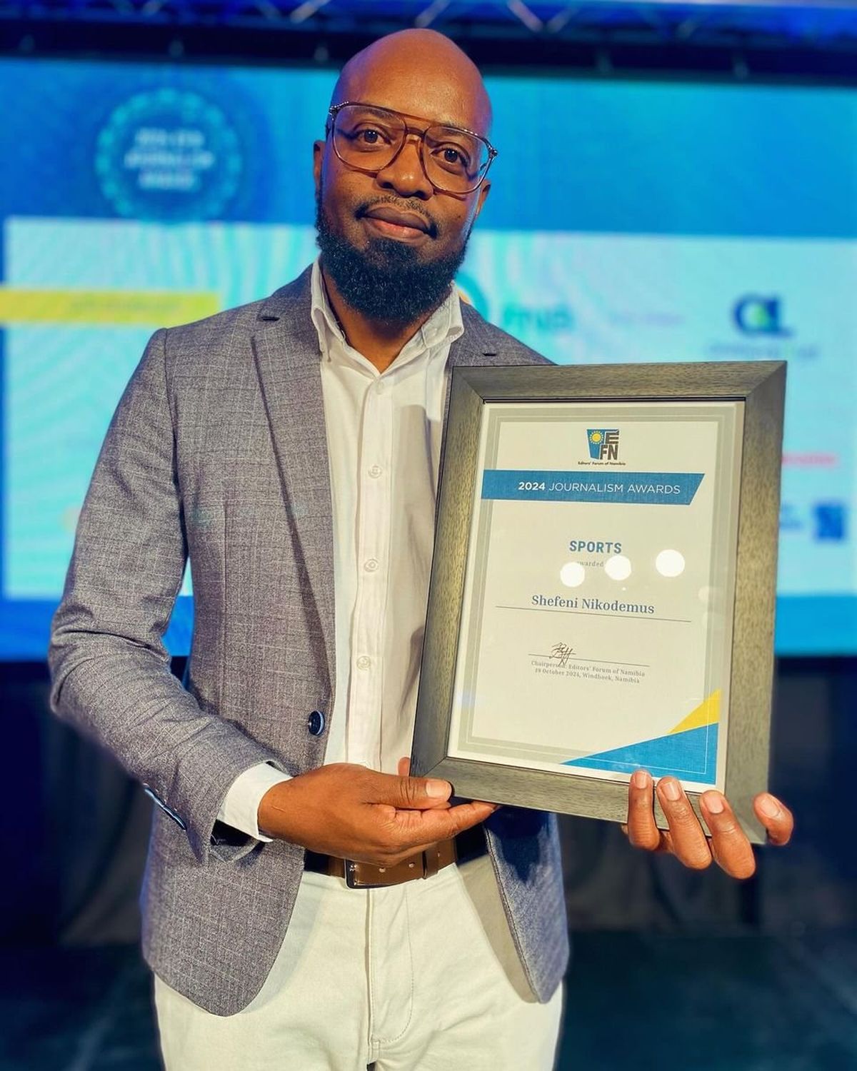 Sheefeni Nikodemus le respondió a Florentino Pérez. Sheefeni Nikodemus le respondió a Florentino Pérez.