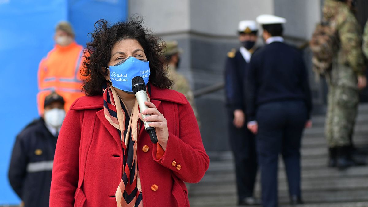 Vizzotti visit&oacute; el nuevo vacunatorio montado en el Centro Cultural Kirchner.