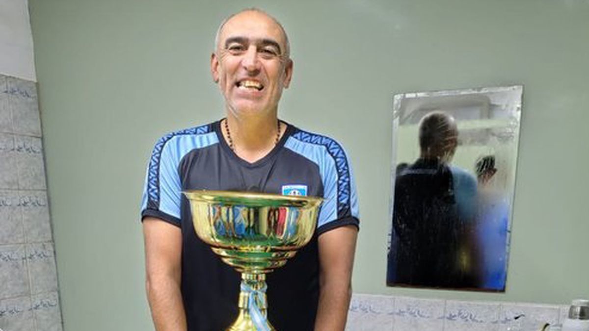 Iván Delfino, el entrenador que hizo historia con Estudiantes de Río Cuarto.